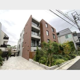 駒場東大前駅より徒歩4分 築2年 4階建の賃貸物件