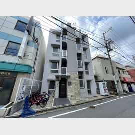 初台駅より徒歩3分 築13年6ヶ月 4階建の賃貸物件