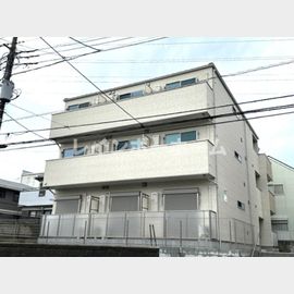 南流山駅より徒歩12分 築2年9ヶ月 3階建の賃貸物件