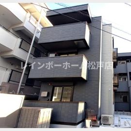 LUXUS 3階 築1年2ヶ月の賃貸物件