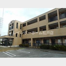 初石駅より徒歩6分 1階 築11年3ヶ月の賃貸物件