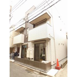 町屋駅より徒歩7分 1階 築4年の賃貸物件