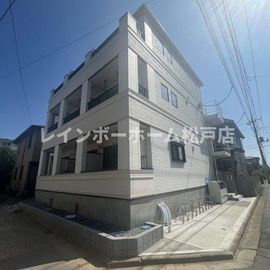二和向台駅より徒歩9分 築3年1ヶ月 3階建の賃貸物件