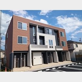 京成成田駅よりバス32分 築9年1ヶ月 3階建の賃貸物件