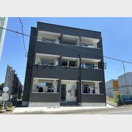 新鎌ヶ谷駅より徒歩10分 築1年6ヶ月 3階建の賃貸物件