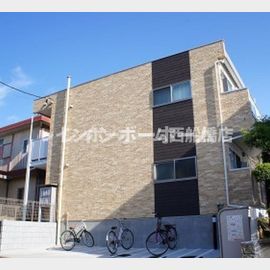 薬園台駅より徒歩10分 築11年11ヶ月 3階建の賃貸物件