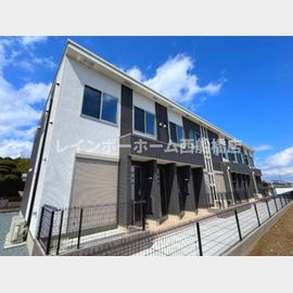 求名駅よりバス8分 築1年1ヶ月 2階建の賃貸物件