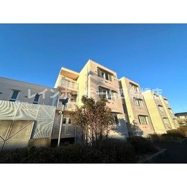 成田空港駅よりバス18分 築34年2ヶ月 3階建の賃貸物件