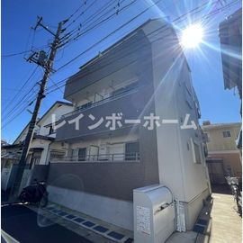 二和向台駅より徒歩10分 築3年10ヶ月 3階建の賃貸物件