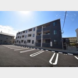 四街道駅よりバス10分 築6年8ヶ月 3階建の賃貸物件