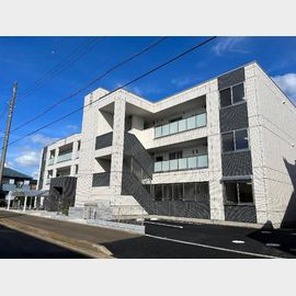 誉田駅より徒歩25分 築3年8ヶ月 3階建の賃貸物件