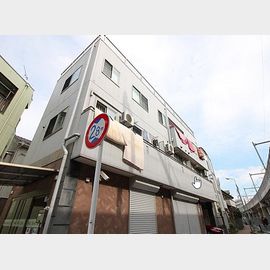 大神宮下駅より徒歩1分 築16年5ヶ月 3階建の賃貸物件