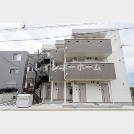 飯山満駅より徒歩3分 築1年8ヶ月 3階建の賃貸物件