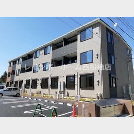 成田空港駅よりバス18分 築5年 3階建の賃貸物件