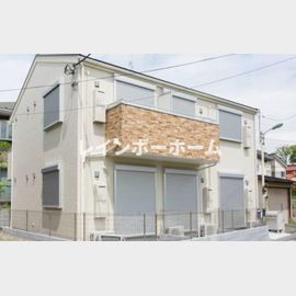 成田駅よりバス11分 築9年1ヶ月 2階建の賃貸物件