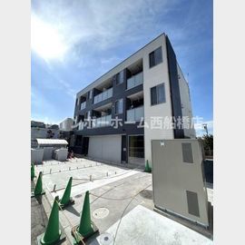 村上駅より徒歩6分 築3年9ヶ月 3階建の賃貸物件