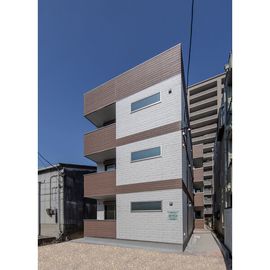 上飯田駅より徒歩7分 築3年6ヶ月 3階建の賃貸物件