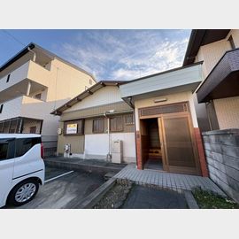 中島駅より徒歩13分 1階 築35年の賃貸物件