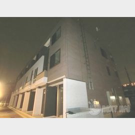 桜街道駅より徒歩5分 築8年1ヶ月 3階建の賃貸物件