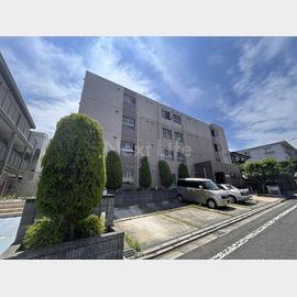 京王堀之内駅より徒歩4分 築7年2ヶ月 4階建の賃貸物件