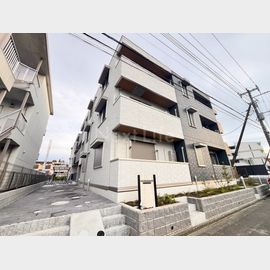 京王堀之内駅より徒歩13分 新築 3階建の賃貸物件