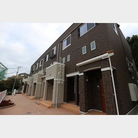 舞子駅よりバス13分 築9年11ヶ月 3階建の賃貸物件