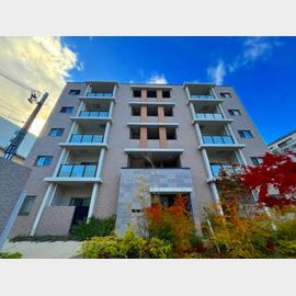 江坂駅より徒歩5分 築4年4ヶ月 5階建の賃貸物件