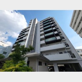 江坂駅より徒歩5分 築12年3ヶ月 10階建の賃貸物件