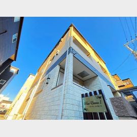 南吹田駅より徒歩5分 築1年8ヶ月 3階建の賃貸物件