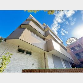 南千里駅より徒歩10分 3階 築1年8ヶ月の賃貸物件
