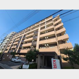 江坂駅より徒歩4分 築24年10ヶ月 7階建の賃貸物件