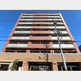 江坂駅より徒歩13分 築6年10ヶ月 10階建の賃貸物件