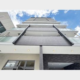 江坂駅より徒歩15分 築1年1ヶ月 8階建の賃貸物件