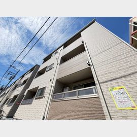 阪急千里線吹田駅より徒歩5分 築1年8ヶ月 3階建の賃貸物件