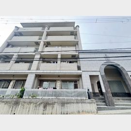 緑地公園駅より徒歩10分 築26年4ヶ月 5階建の賃貸物件