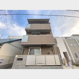 六甲駅より徒歩7分 3階 築7年7ヶ月の賃貸物件