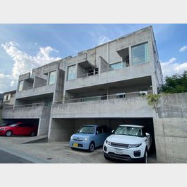 甲南山手駅より徒歩8分 築13年11ヶ月 3階建の賃貸物件