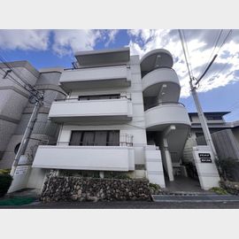 六甲駅より徒歩10分 3階 築37年7ヶ月の賃貸物件