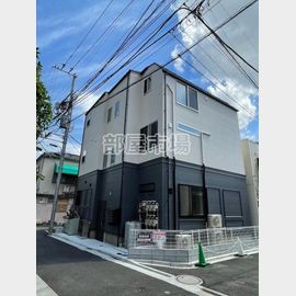 入谷駅より徒歩12分 築1年10ヶ月 3階建の賃貸物件