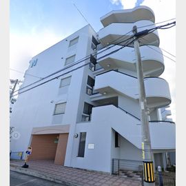 出屋敷駅より徒歩13分 3階 築30年10ヶ月の賃貸物件