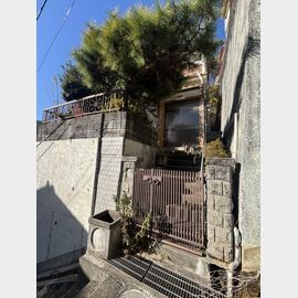 丸山駅より徒歩14分 1階 築45年7ヶ月の賃貸物件