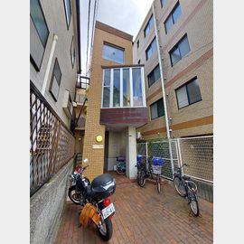 塚口駅より徒歩8分 3階 築37年の賃貸物件