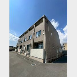 甲東園駅より徒歩20分 築8年8ヶ月 3階建の賃貸物件