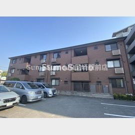 園田駅より徒歩17分 築7年9ヶ月 3階建の賃貸物件