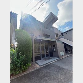 六甲駅より徒歩8分 築26年7ヶ月 4階建の賃貸物件