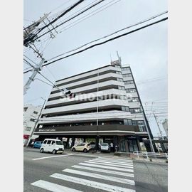 明石駅より徒歩35分 築35年9ヶ月 8階建の賃貸物件