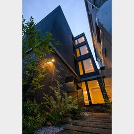 広尾駅より徒歩11分 新築 4階建の賃貸物件