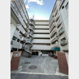 三軒茶屋駅より徒歩4分 5階 築53年11ヶ月の賃貸物件