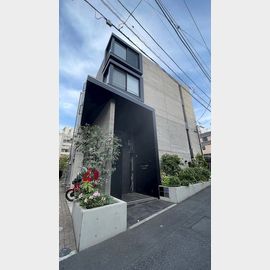 南新宿駅より徒歩7分 2階 築7年8ヶ月の賃貸物件