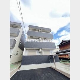 武庫之荘駅より徒歩12分 築1年11ヶ月 3階建の賃貸物件